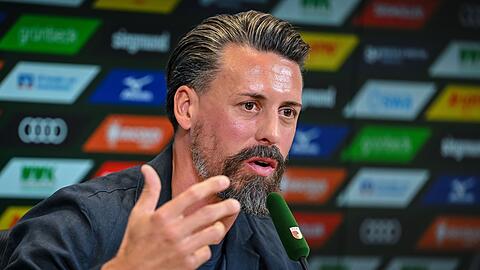 In seinem ersten Pflichtspiel mit dem FC Augsburg setzt Trainer Sandro Wagner im DFB-Pokal klar auf einen Sieg.