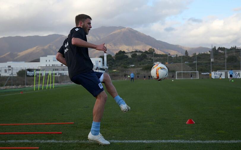 Vormittagstraining im Regen, Ankunft von Oberlöwe Peter Cassalette, kräfteraubender Zirkel am Nachmittag: Sehen Sie hier die Bilder vom dritten Tag des TSV 1860 in Estepona.