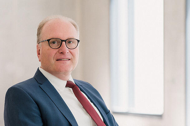 Der Versorgungskammer-Chef Axel Uttenreuther hat bereits vor wenigen Wochen eingeräumt, dass es zu Verlusten kommen wird. Der Versorgungskammer-Chef Axel Uttenreuther hat bereits vor wenigen Wochen eingeräumt, dass es zu Verlusten kommen wird.
