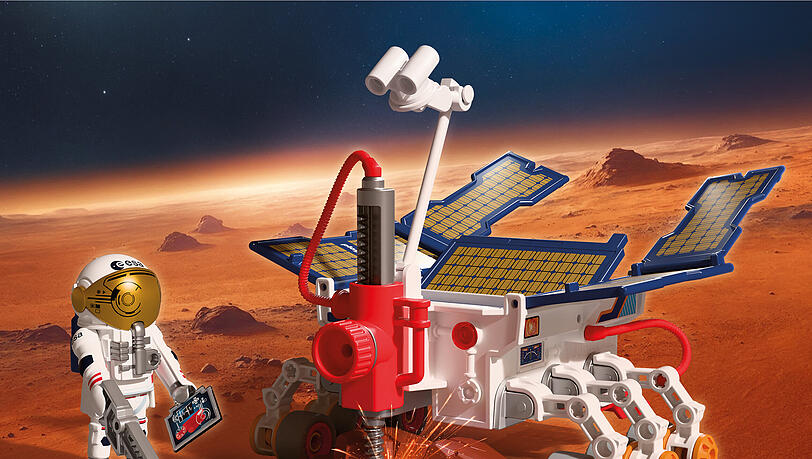 Trotz viel Erfindungsreichtum, wie etwa hier bei den ESA-Weltraum-Produkten von Playmobil: Die bayerische Spielwarenindustrie steckt in der Krise.