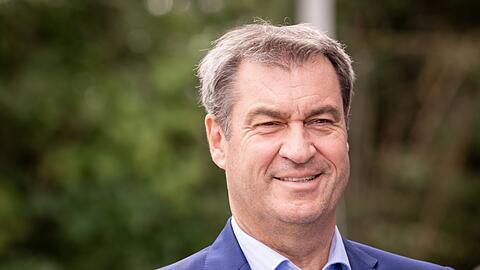 "Mein Platz ist in Bayern", betont Ministerpräsident Markus Söder immer wieder. Doch jetzt, wo CDU-Chef Friedrich Merz im Kreuzfeuer der Kritik steht, fragt sich so mancher, ob er das wirklich auch so meint.