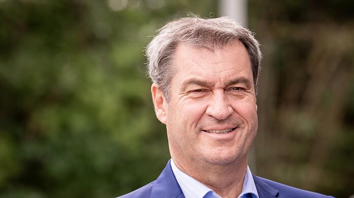 "Mein Platz ist in Bayern", betont Ministerpräsident Markus Söder immer wieder. Doch jetzt, wo CDU-Chef Friedrich Merz im Kreuzfeuer der Kritik steht, fragt sich so mancher, ob er das wirklich auch so meint.