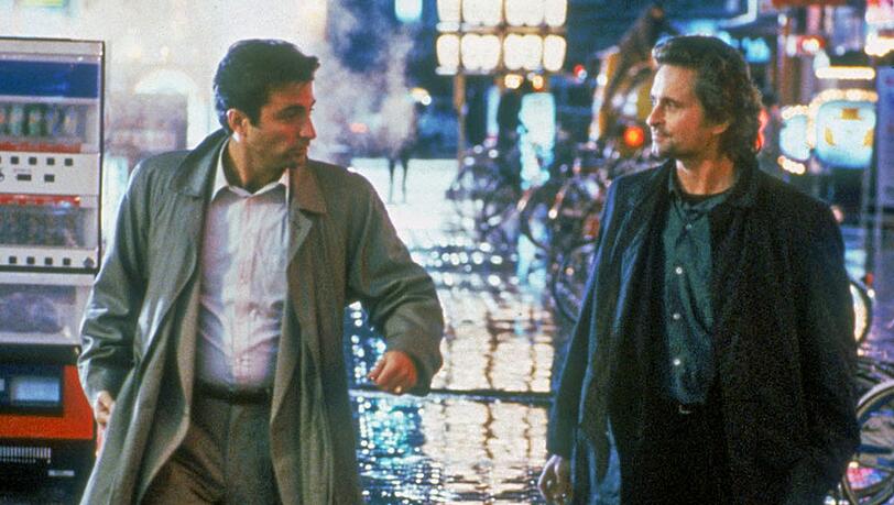 US-Cops Nick Conklin (Michael Douglas, rechts) und sein Kollege Charlie Vincent (Andy Garcia) beginnen, auf eigene Faust in Japans Unterwelt zu ermitteln. US-Cops Nick Conklin (Michael Douglas, rechts) und sein Kollege Charlie Vincent (Andy Garcia) beginnen, auf eigene Faust in Japans Unterwelt zu ermitteln.