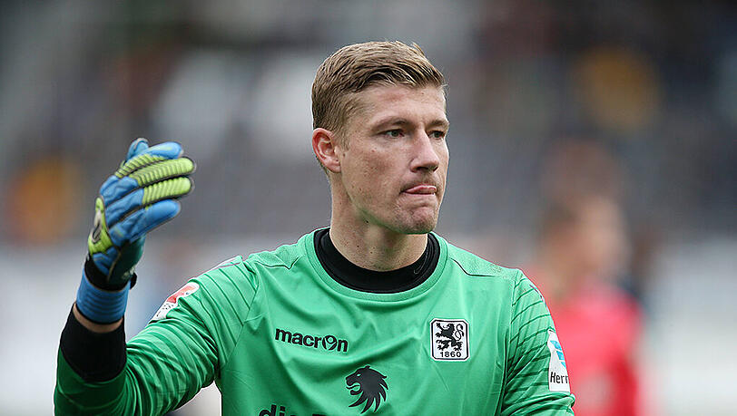 Jan Zimmermann – Note 5: Stand kaum auf dem Platz, da sah er beim 0:1 durch Derstroff nicht gut aus. Stark vor dem 2:2, konnte das Gegentor aber nicht verhindern. Ließ sich beim 2:3 von Höler düpieren. Jan Zimmermann – Note 5: Stand kaum auf dem Platz, da sah er beim 0:1 durch Derstroff nicht gut aus. Stark vor dem 2:2, konnte das Gegentor aber nicht verhindern. Ließ sich beim 2:3 von Höler düpieren.