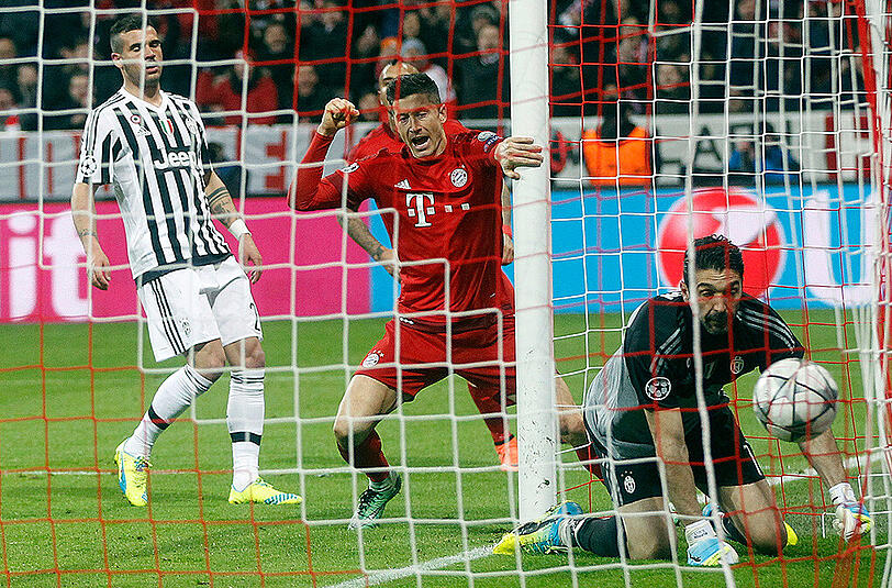 So erzielte Bayern-Torjäger Robert Lewandowski den 1:2-Anschlusstreffer gegen Juventus Turin und Keeper Gianluigi Buffon.