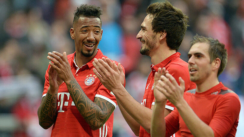 Jerome Boateng und Mats Hummels werden gegen den FC Augsburg die Innenverteidigung bilden.