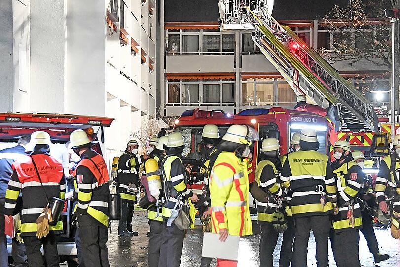 Bei dem Feuer in einem Altenheim kam eine Bewohnerin ums Leben.