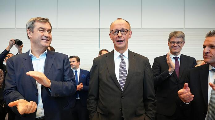 In der neuen Unionsfraktion ist nicht nur der Anteil von Menschen mit Migrationshintergrund gering. Auch der Frauenanteil ist niedrig. Bei der CDU liegt er bei 22,6 Prozent, bei der CSU sind es 25 Prozent. Noch niedriger ist der Frauenanteil nur bei der AfD mit 11,8 Prozent.