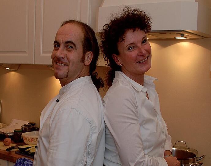 Sie kochen für den guten Zweck: Pierpaolo Puddu und Alexandra Bianchi.