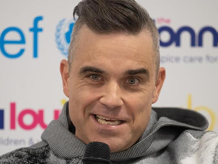 Robbie Williams hält viel von der deutschen Fußball-Nationalmannschaft.
