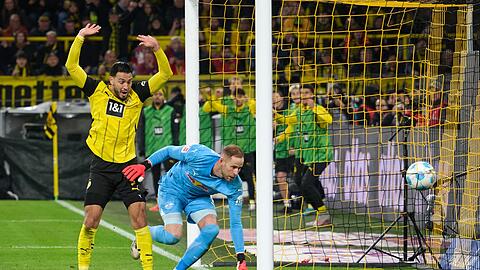 Ramy Bensebaini bejubelt den Dortmunder Siegtreffer.