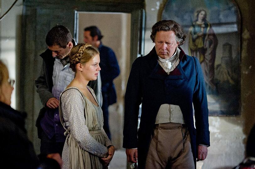 Szenen aus  "Die Hebamme" (25. März 2014, um 20:15 Uhr auf Sat.1).