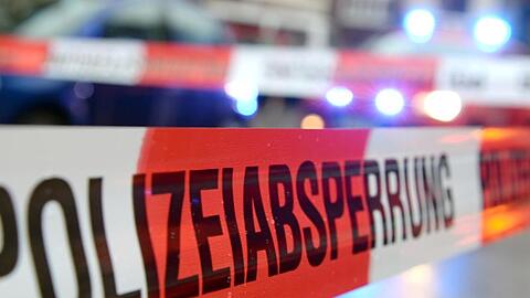 Die Ermittlungen vor Ort ergaben bislang keine Hinweise auf eine Fremdeinwirkung. (Symbolbild)