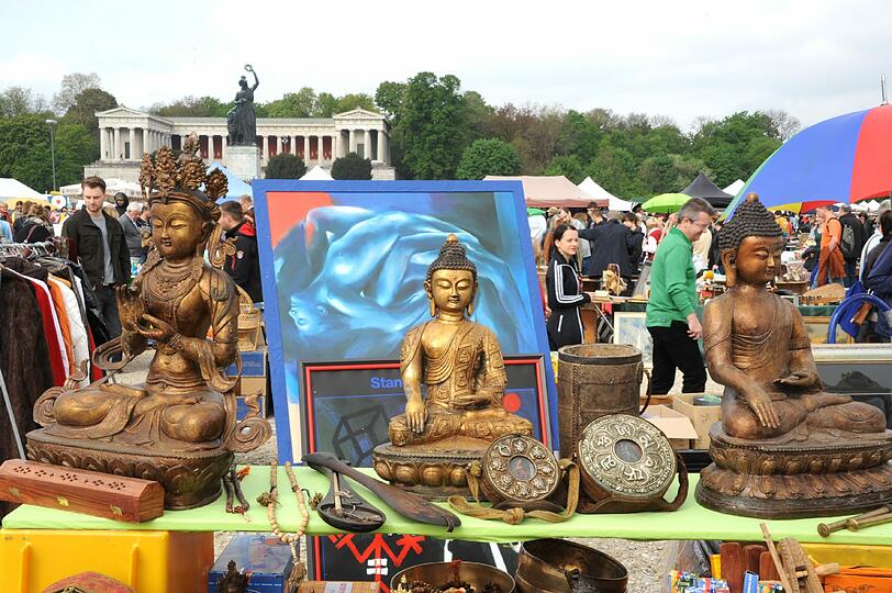 Bayerns größter Flohmarkt. Am Samstag waren wieder über 20000 Schnäppchenjäger da! Wir zeigen die besten und kuriosesten Bilder!