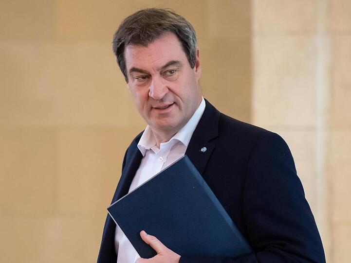 Markus Söder (CSU), Ministerpräsident von Bayern, kommt zu einer Sitzung des bayerischen Kabinetts. Foto: Sven Hoppe/dpa/Pool/dpa/Archivbild