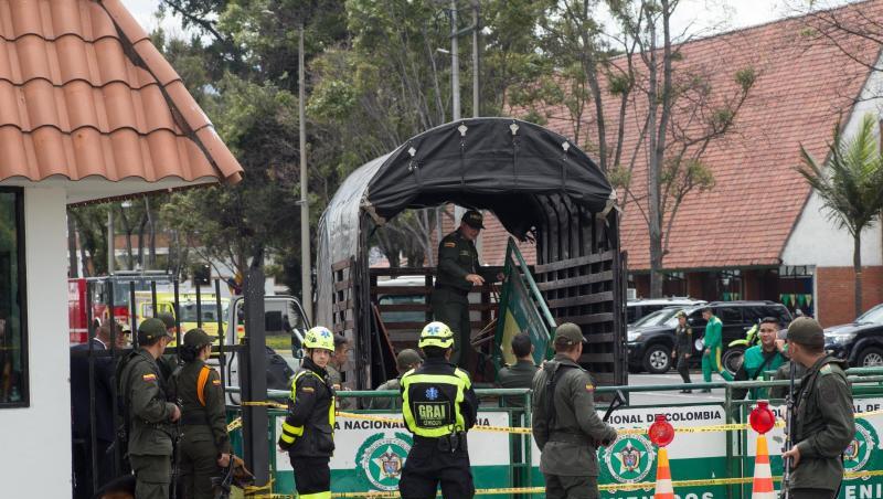 Sicherheitskräfte nach dem Bombenanschlag in der Polizeischule General Santander in Bogota. Sicherheitskräfte nach dem Bombenanschlag in der Polizeischule General Santander in Bogota.