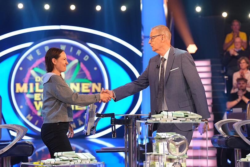 Eine junge Ärztin scheitert an der 2.000-Euro-Frage. Eine junge Ärztin scheitert an der 2.000-Euro-Frage.