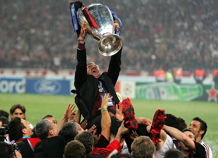 2007 zum zweiten Mal die Könige von Europa: Ancelotti und seine Spieler vom AC Milan.