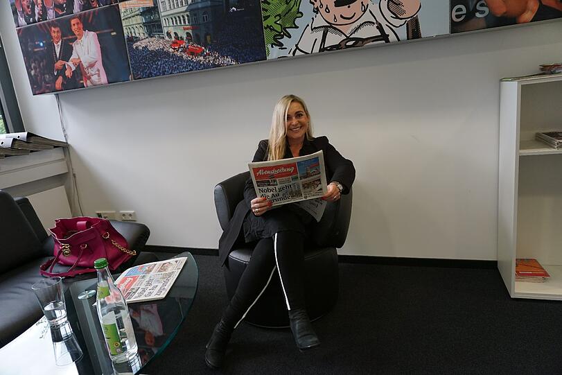 Bettina Schmitz-Gemeri zu Besuch in der AZ-Redaktion.
