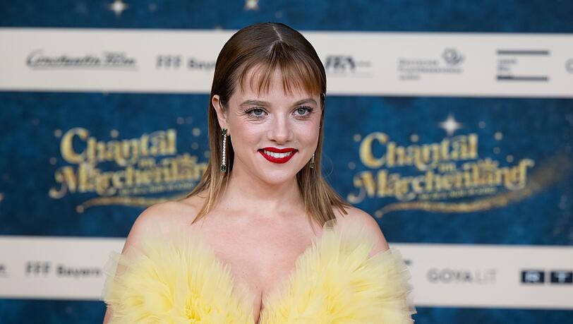 Jella Haase, Schauspielerin, kommt im Mathäser Filmpalast zu der Premiere des Films Chantal im Märchenland.