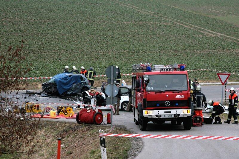 Der Horror-Crash von Berndorf. Die Bilder vom Unfallort.