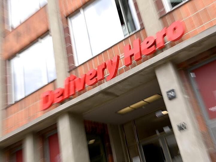 Der neu im Dax gelistete Konzern Delivery Hero schreibt rote Zahlen.