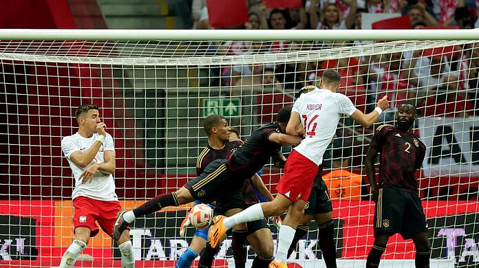 Jakub Kiwior traf per Kopf zum 1:0 für die Gastgeber aus Polen.