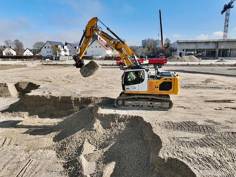 DIe Bagger rollen, am Samstag 13.3. k&ouml;nnen auch B&uuml;rger vorbeischauen.