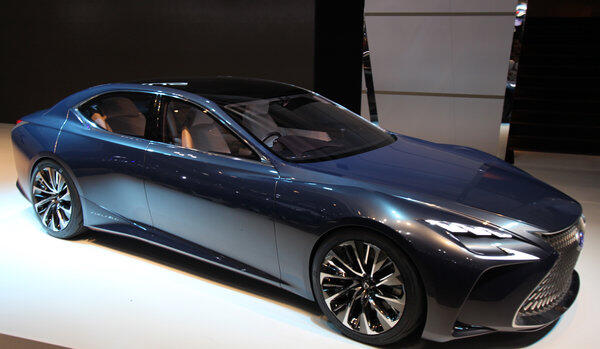 Das neue Lexus-Flaggschiff LS wird auf der Tokyo Motor Show als Studie mit Brennstoffzellenantrieb gezeigt.