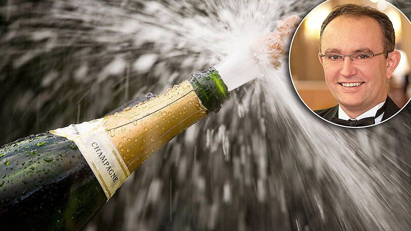 Eine Flasche Champagner sprudelt beim Öffnen. Allerdings muss es nicht immer der teure Schampus sein, damit es an Silvester schön schäumt. Stéphane Thuriot, Chef-Sommelier im Hotel Königshof, gibt hilfreiche Tipps.