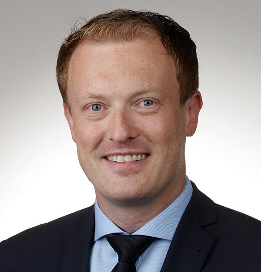 Kniespezialist und Fußball-Mediziner Dr. Werner Krutsch