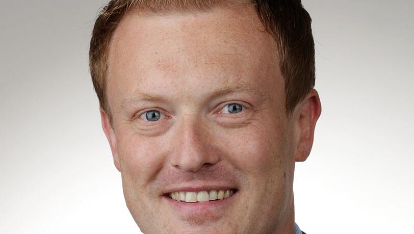 Kniespezialist und Fußball-Mediziner Dr. Werner Krutsch Kniespezialist und Fußball-Mediziner Dr. Werner Krutsch