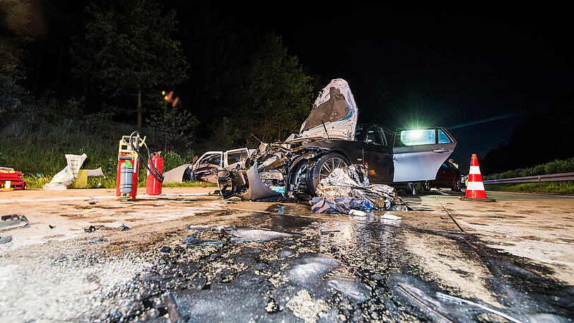 Bei der Karambolage wurde eine 20-Jährige getötet, sieben Personen teils schwer verletzt.