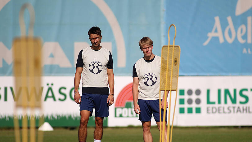 Hat seinen Vertrag beim TSV 1860 verlängert: Damjan Dordan (links), hier mit Fabio Wagner. Hat seinen Vertrag beim TSV 1860 verlängert: Damjan Dordan (links), hier mit Fabio Wagner.