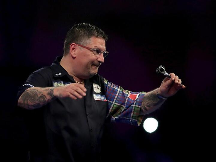 Der Schotte Gary Anderson ist bei der Darts-WM weiter im Rennen.