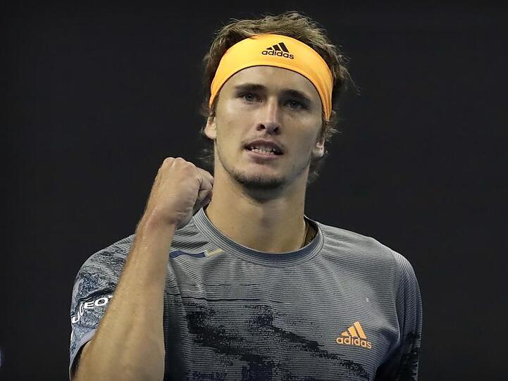 Nach dem Sieg über Sam Querrey aus den USA steht Alexander Zverev im Halbfinale des Turniers in Peking.