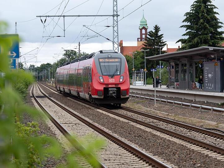 Im Regionalverkehr hat die Deutsche Bahn einen Marktanteil von zwei Dritteln - die restlichen Strecken fahren Konkurrenten.
