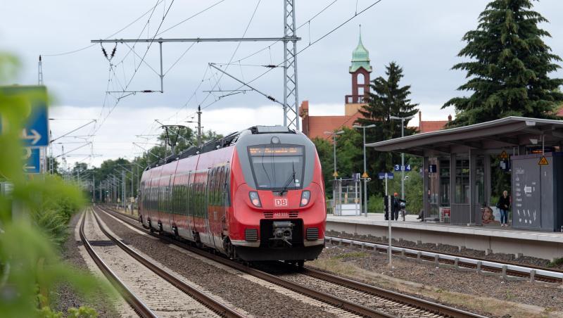 Im Regionalverkehr hat die Deutsche Bahn einen Marktanteil von zwei Dritteln - die restlichen Strecken fahren Konkurrenten. Im Regionalverkehr hat die Deutsche Bahn einen Marktanteil von zwei Dritteln - die restlichen Strecken fahren Konkurrenten.