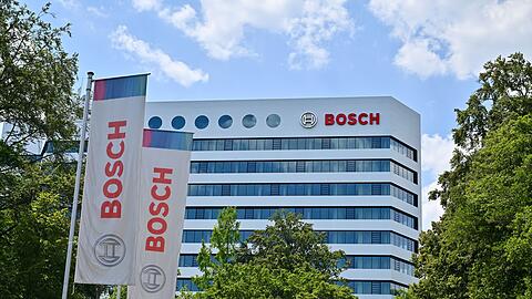 Der weltweit gr&ouml;&szlig;te Auto-Zulieferer Bosch will die Belegschaft in seinem N&uuml;rnberger Werk halbieren und bis 2029 die Personalst&auml;rke um 900 Stellen reduzieren (Archivbild).