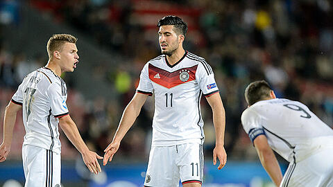 Emre Can (Mitte) in einem Spiel der U21 gegen Serbien.