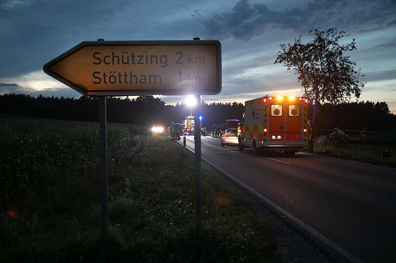 Der Motorradfahrer prallte mit hoher Wucht in einen abbiegenden Audi und zog sich dabei tödliche Verletzungen zu.