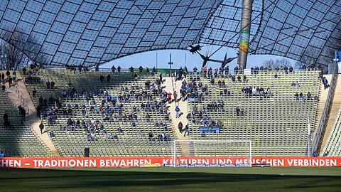 Am Mittwoch dürfen bis zu 10.000 Fans zum Stadtderby ins Olympiastadion. (Symbolbild)