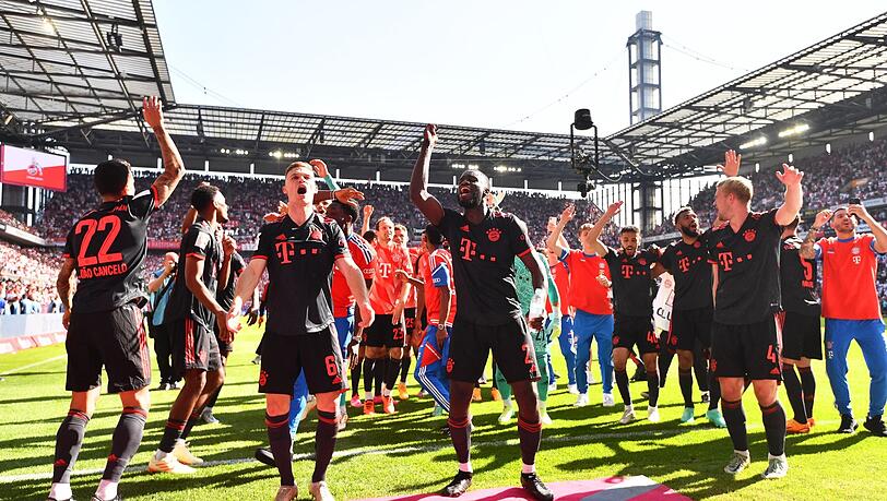 Bayerns Spieler jubeln nach dem Gewinn der deutschen Meisterschaft.