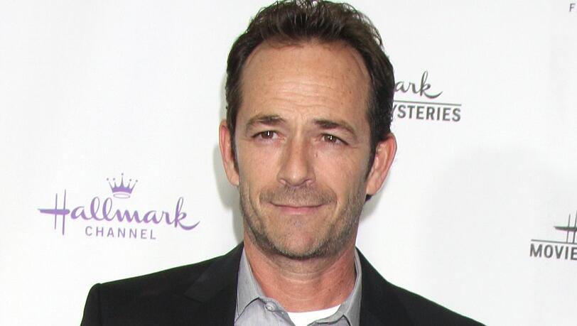 Luke Perry wurde mit "Beverly Hills, 90210" berühmt. Während die dritte Staffel "Riverdale" gedreht wurde, starb er an einem Schlaganfall.