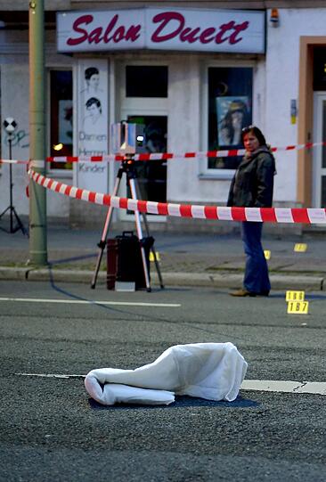 Ein Toter nach Schüssen vor Berliner Klinik - die Bilder.