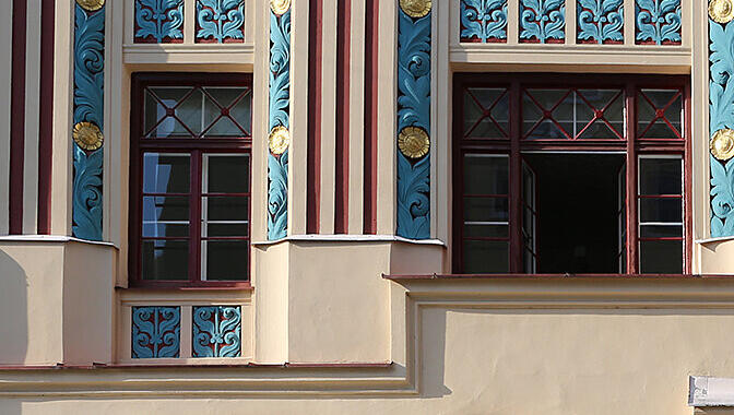 Dieses Jugendstilhaus in der Ainmillerstraße – der Optiker ist hier seit jeher links beheimatet – kennt in München wirklich jeder. Dieses Jugendstilhaus in der Ainmillerstraße – der Optiker ist hier seit jeher links beheimatet – kennt in München wirklich jeder.