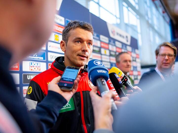 Handball-Bundestrainer Christian Prokop stellte sich in Wien den Fragen der Journalisten.