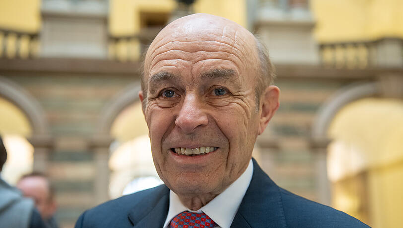 Der ehemalige Ministerialrat und Schriftsteller Wilhelm Schlötterer. Der ehemalige Ministerialrat und Schriftsteller Wilhelm Schlötterer.