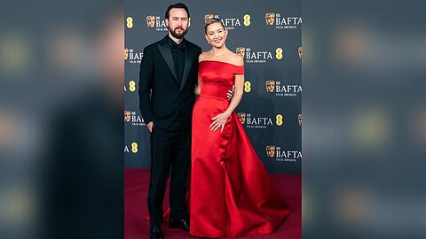 Danny Fujikawa begleitete Kate Hudson zu den British Academy Film Awards.