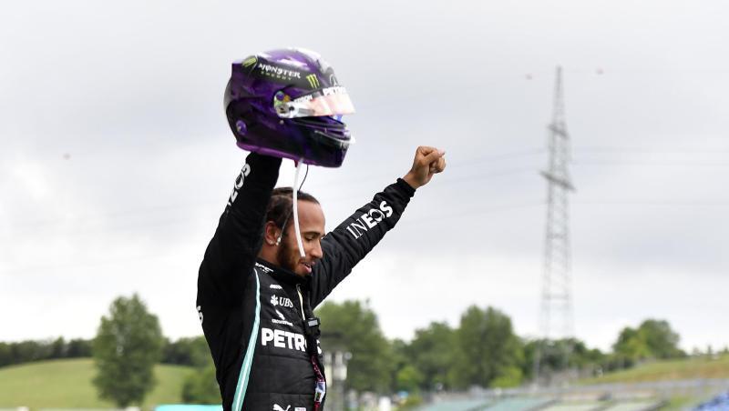 Lewis Hamilton führt nach drei Saisonrennen nun auch die Gesamtwertung an. Lewis Hamilton führt nach drei Saisonrennen nun auch die Gesamtwertung an.